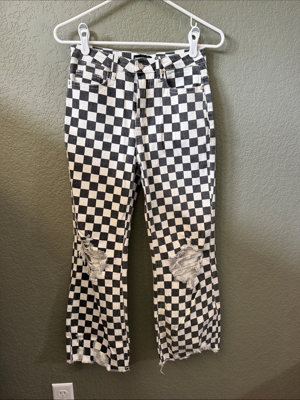 Checkerboard Distressed Ankle Jeans - Black & White